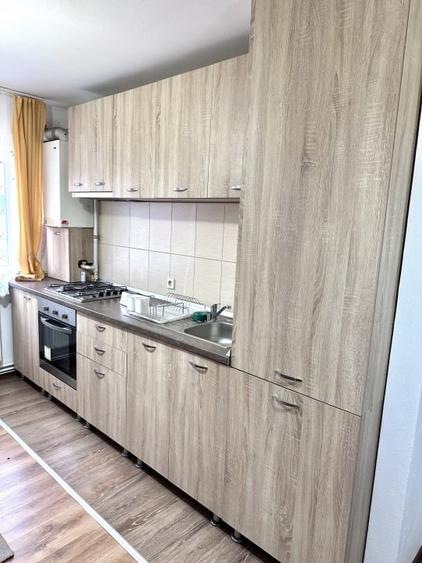 Apartament cu 2 camere decomandat, mobilat în Industrială