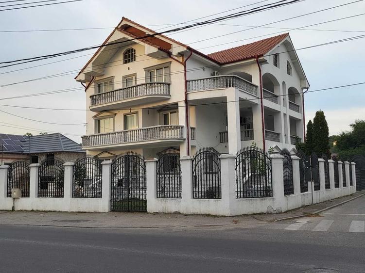 Casă cu 4 camere în Tudor Vladimirescu