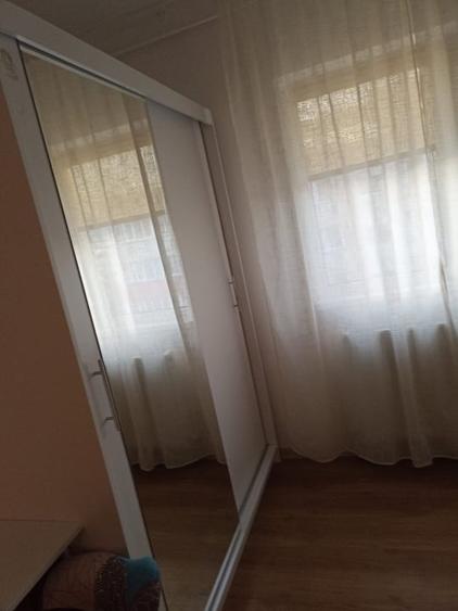 Apartament cu 3 camere decomandat, mobilat în Brâncoveanu