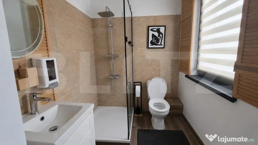 Casă cu 6 camere cu Teren 295 Mp în Central