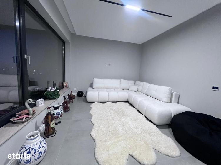 Casă cu 4 camere cu Teren 1000 Mp în Central