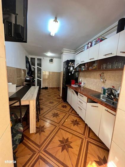Apartament cu 4 camere semidecomandat în Sălaj