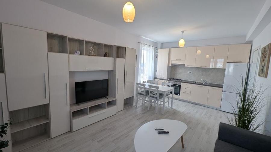 Apartament cu 2 camere decomandat în Exterior Vest