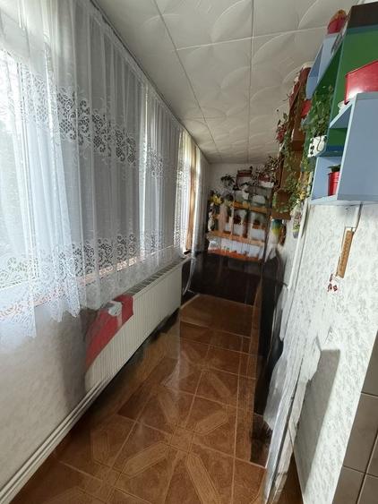 Apartament cu 3 camere decomandat în Tomești