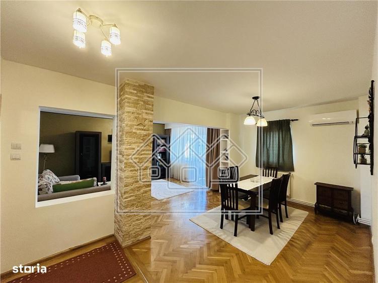 Apartament cu 3 camere în Calea Dumbrăvii
