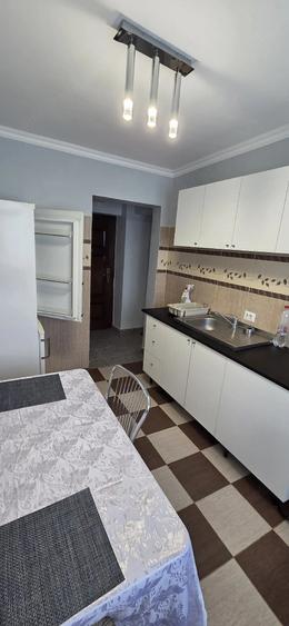 Apartament cu 2 camere decomandat în Barcea