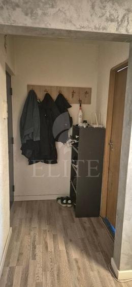 Apartament cu 3 camere semidecomandat în Grigorescu