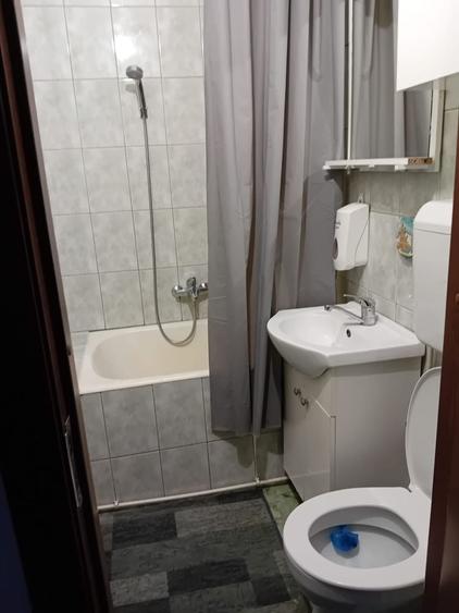 Apartament cu 2 camere semidecomandat în Florilor