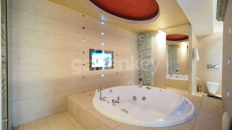 Penthouse cu 5 camere decomandat, mobilat în Herăstrău