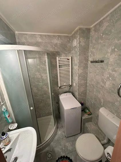 Apartament cu 2 camere decomandat în Calea București