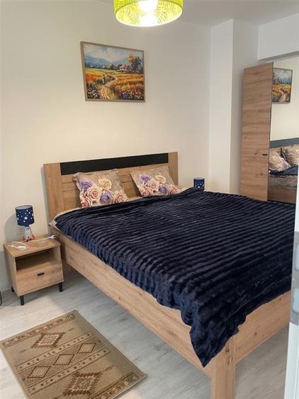 Apartament cu 2 camere semidecomandat în Tractorul