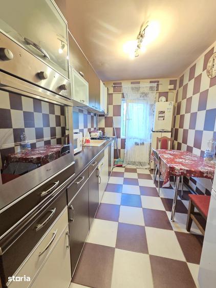 Apartament cu 3 camere decomandat în Dorobanți