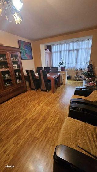 Apartament cu 3 camere decomandat în Cetate