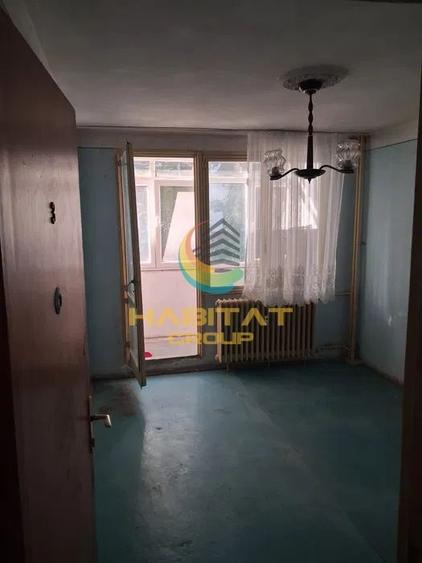 Apartament cu 3 camere semidecomandat în P-ța Reșița