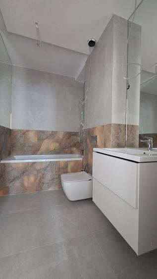 Apartament cu 4 camere semidecomandat în Timpuri Noi