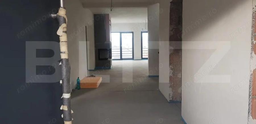 Casă cu 5 camere cu Teren 739 Mp în Apahida