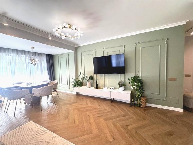 Apartament cu 3 camere semidecomandat, mobilat în Florești