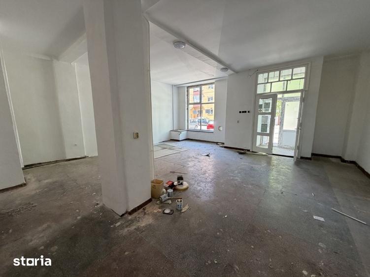 Spațiu comercial, de 72 mp, în Central