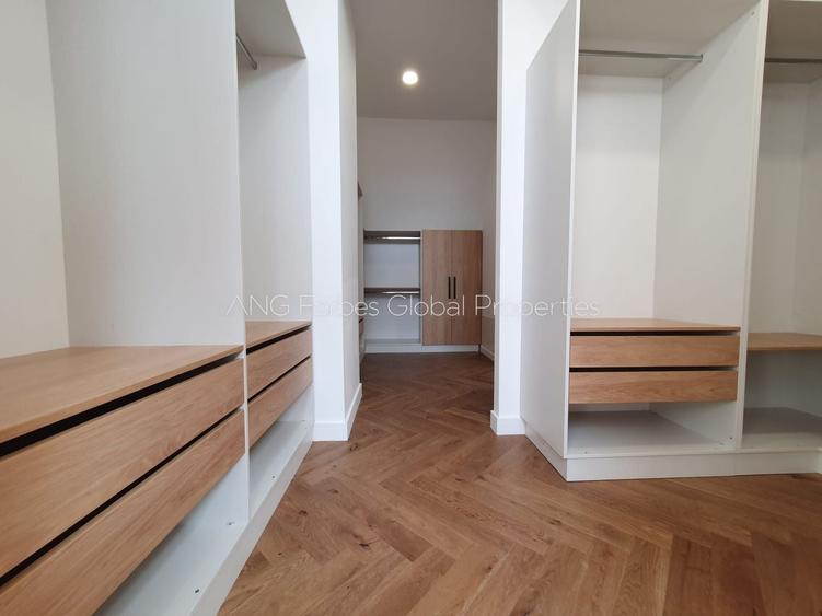 Penthouse cu 5 camere decomandat în Băneasa