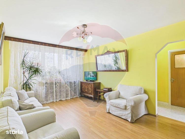 Apartament cu 3 camere semidecomandat, mobilat în Dristor
