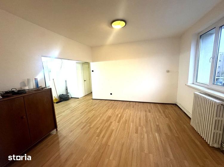 Apartament cu 3 camere în 7 Noiembrie