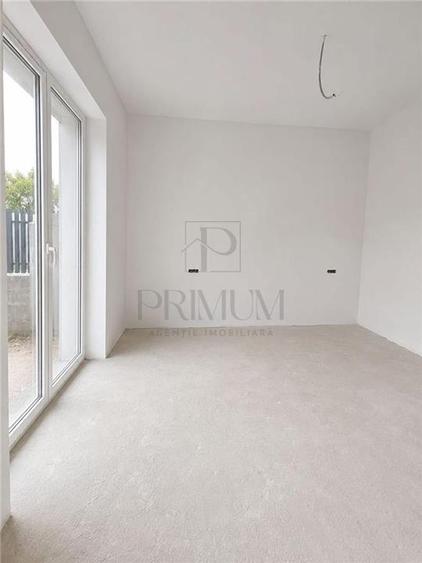 Duplex cu 4 camere cu Canalizare în Moșnița Nouă