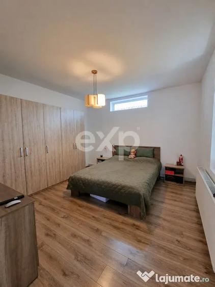 Casă cu 7 camere cu Teren 1500 Mp în Răzvad