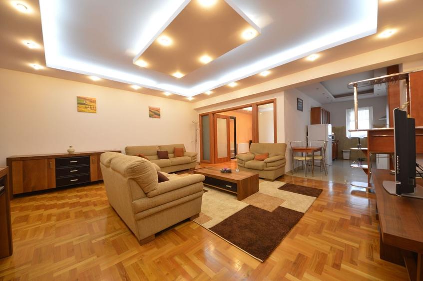 Apartament cu 3 camere semidecomandat în Herăstrău — fotografia 1