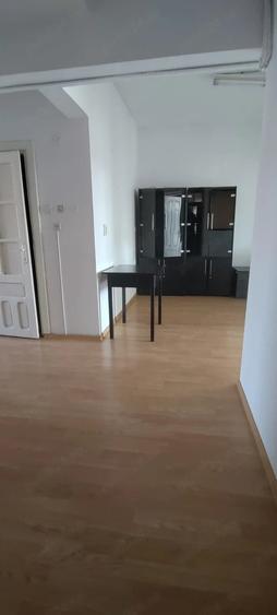 Casă cu 4 camere cu Teren 380 Mp în Central