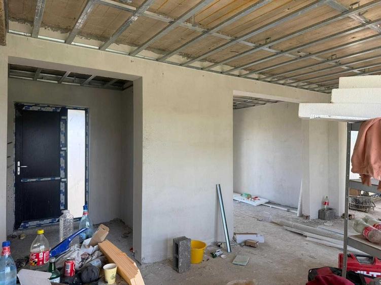 Casă cu 4 camere în Breznița-Ocol
