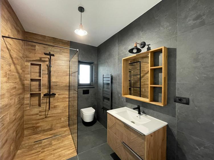 Duplex cu 4 camere cu Canalizare în Moșnița Nouă