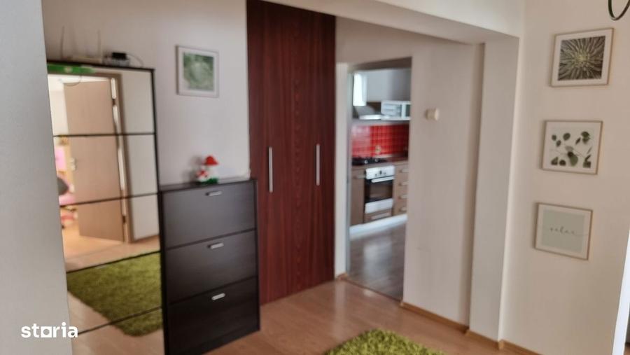 Apartament cu 3 camere, mobilat în Titan