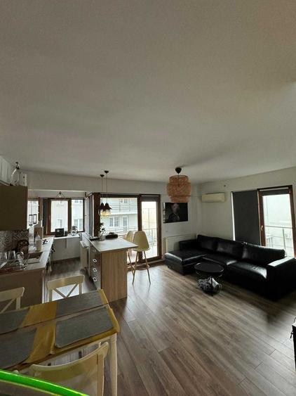Apartament cu 2 camere semidecomandat în Băneasa