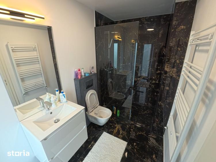 Casă cu 4 camere cu Teren 450 Mp în Central