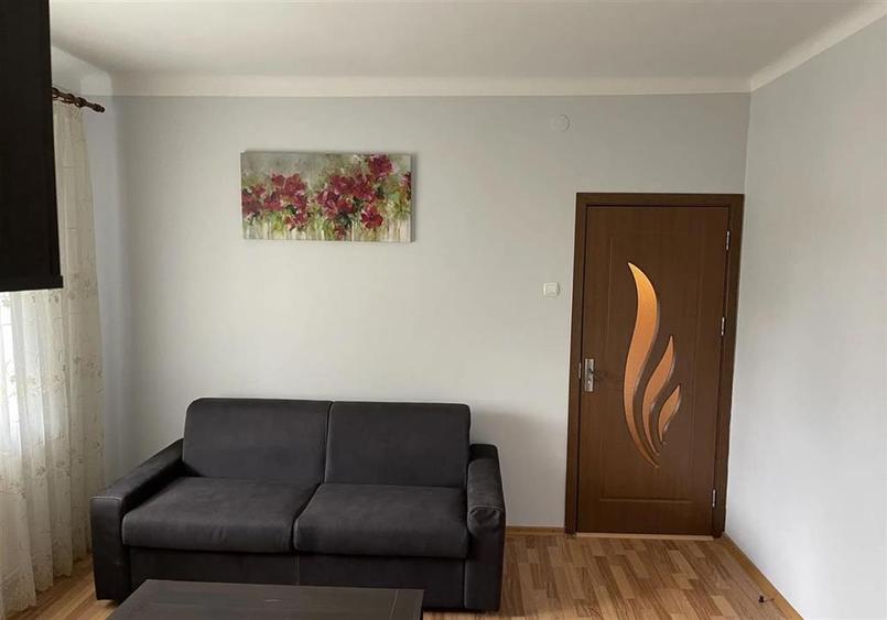 Apartament cu 2 camere semidecomandat, mobilat în Tractorul
