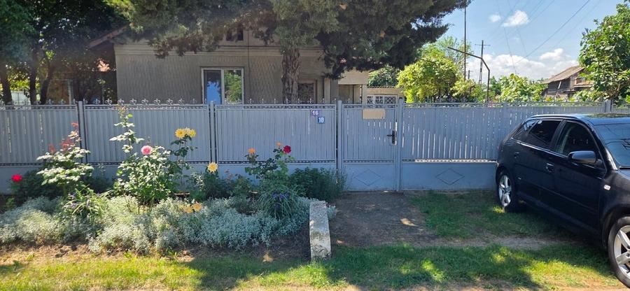 Casă individuală cu 3 camere cu Canalizare în Poienarii Vechi