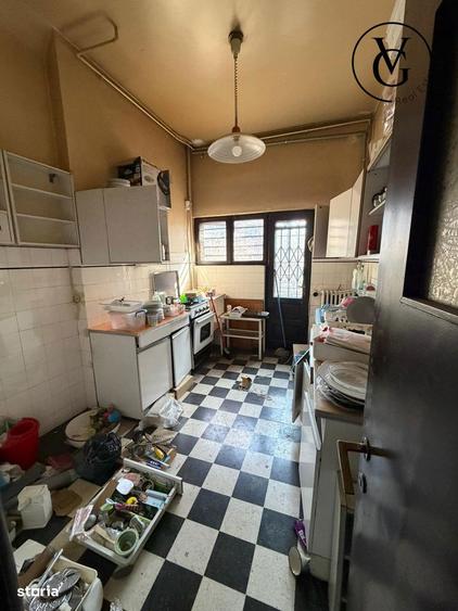 Casă cu Teren 296.41 Mp în Capitale