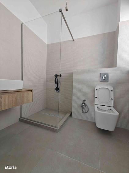 Casă cu 4 camere cu Teren 230 Mp în Drumul Taberei