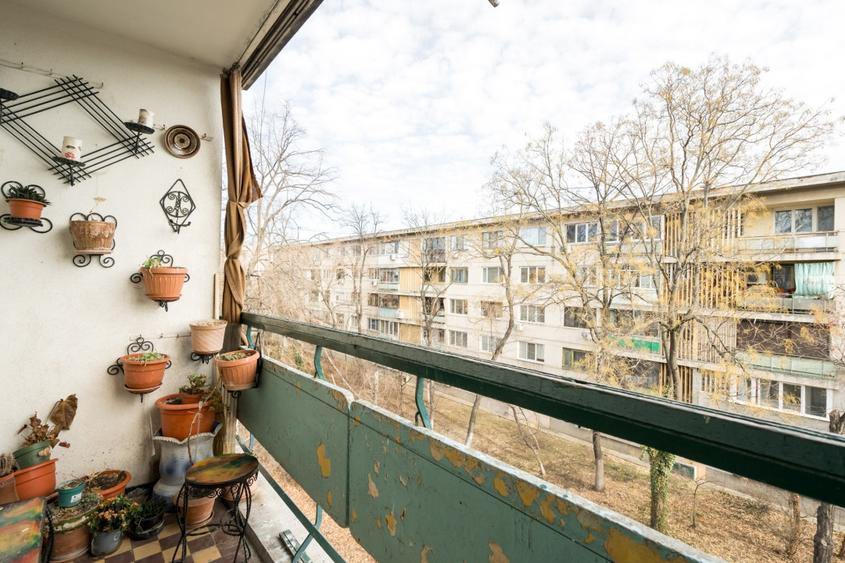 Apartament cu 3 camere semidecomandat în Drumul Taberei
