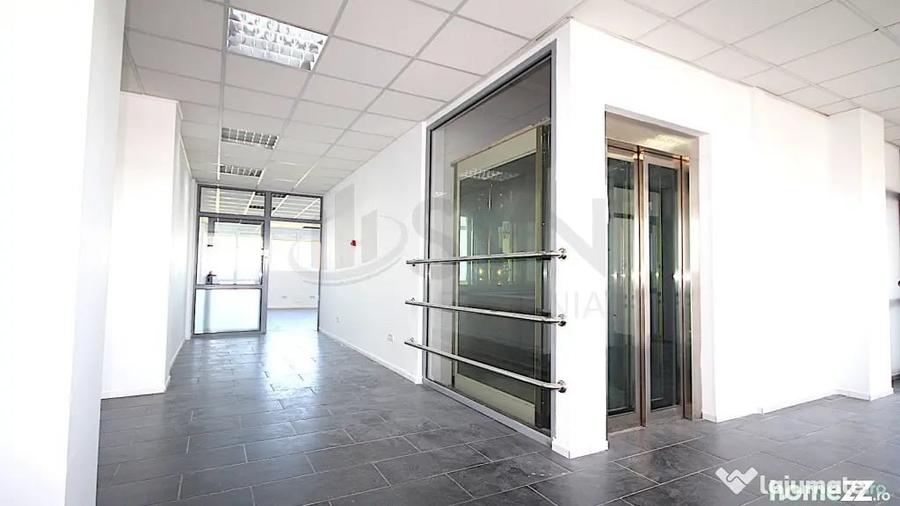 Spațiu comercial, de 5,373 mp, în Vest
