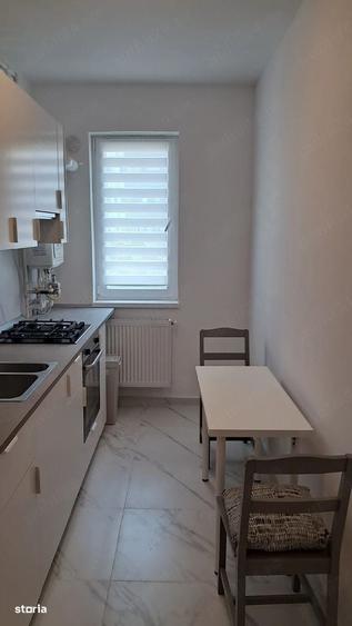 Apartament cu 2 camere decomandat în Roșu