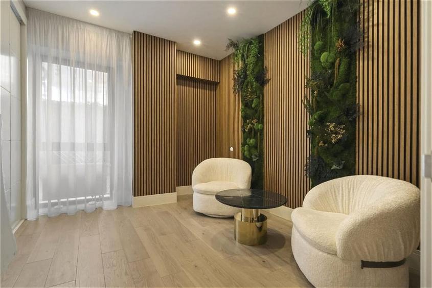Apartament cu 3 camere semidecomandat, mobilat în Pipera