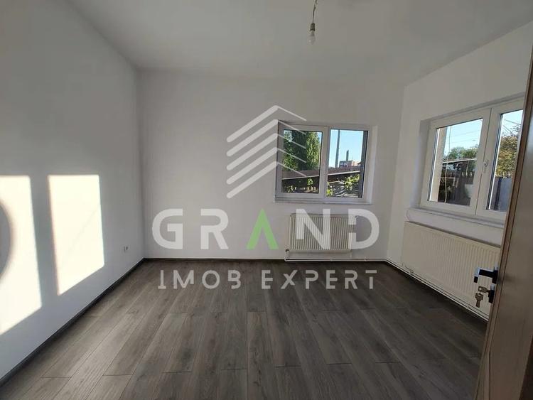 Casă individuală cu 5 camere cu Canalizare în Iris