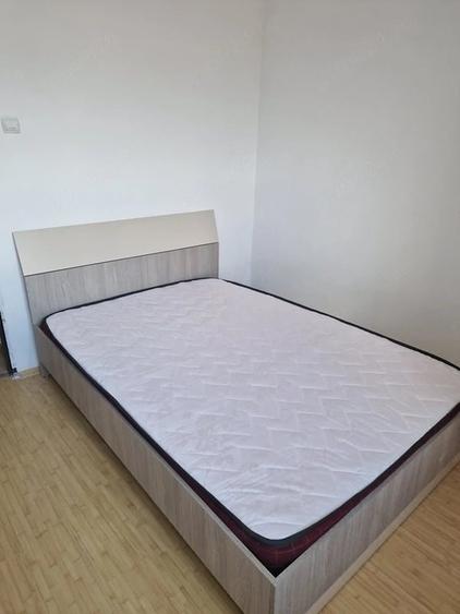 Apartament cu 3 camere semidecomandat în Exterior Vest