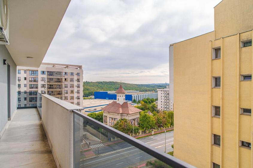 Apartament cu 3 camere decomandat în Nicolina