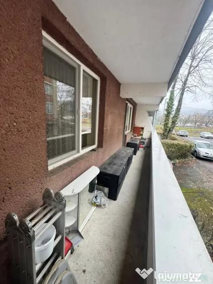 Apartament cu 3 camere decomandat în Săsar