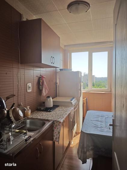 Apartament cu 3 camere semidecomandat în Drumul Taberei