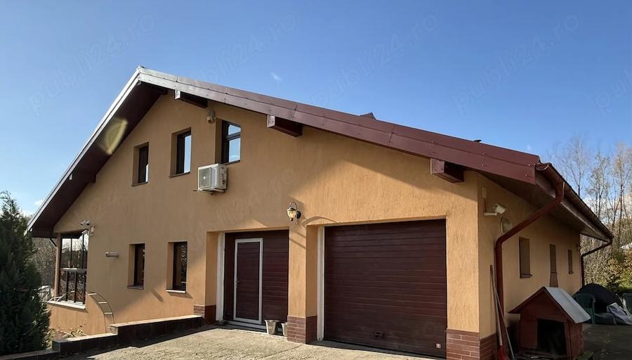 Casă cu 6 camere cu Teren 8800 Mp în Gura Văii