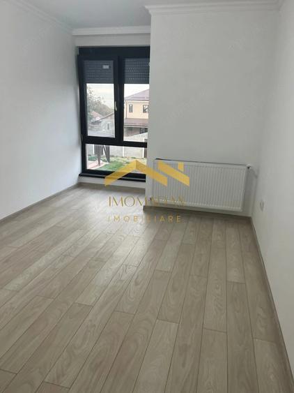 Casă cu Canalizare în Utvin