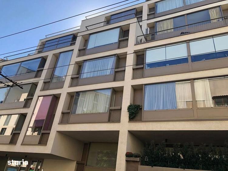 Apartament cu 4 camere, mobilat în Victoriei